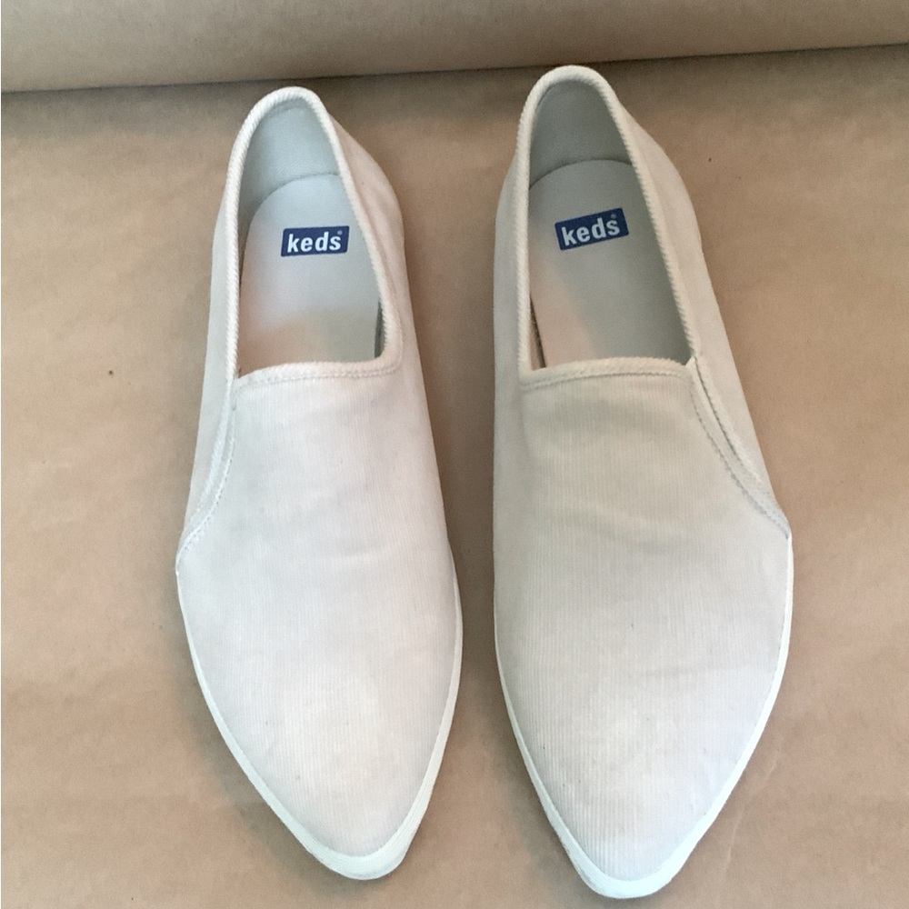 Keds Pointed Toe Velvet Cream Slip-On Loafers